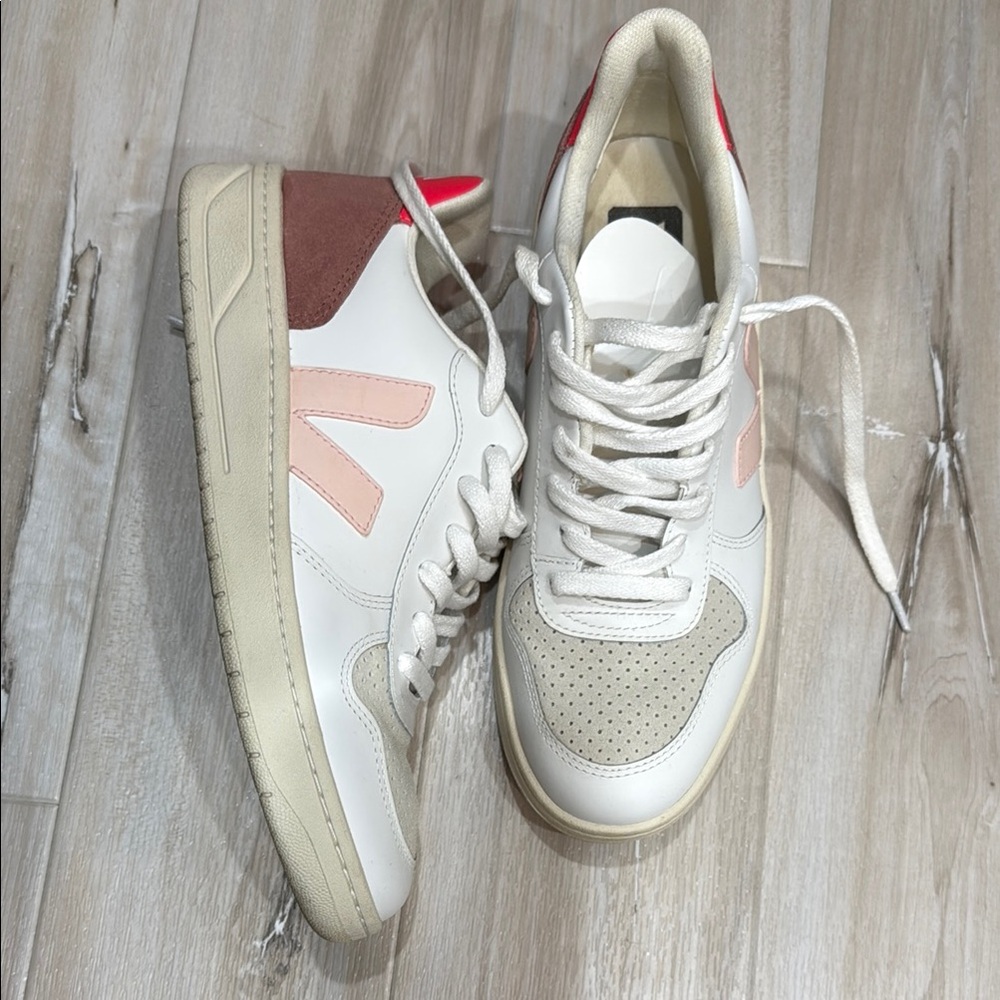 Veja V-10 Sneakers